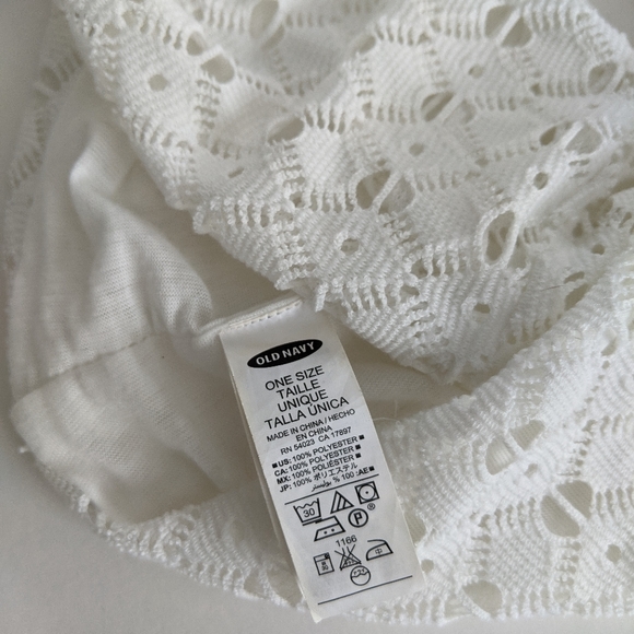 OLD NAVY Crochet Infinity Scarf, White - Picture 3 of 3